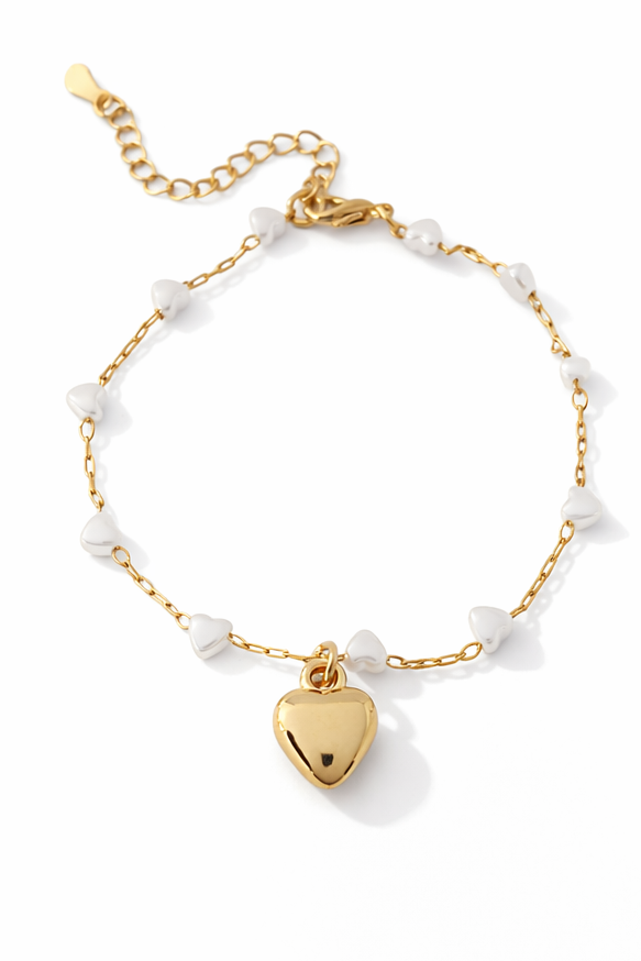 PULSEIRA DE PÉROLAS COM CORAÇÃO