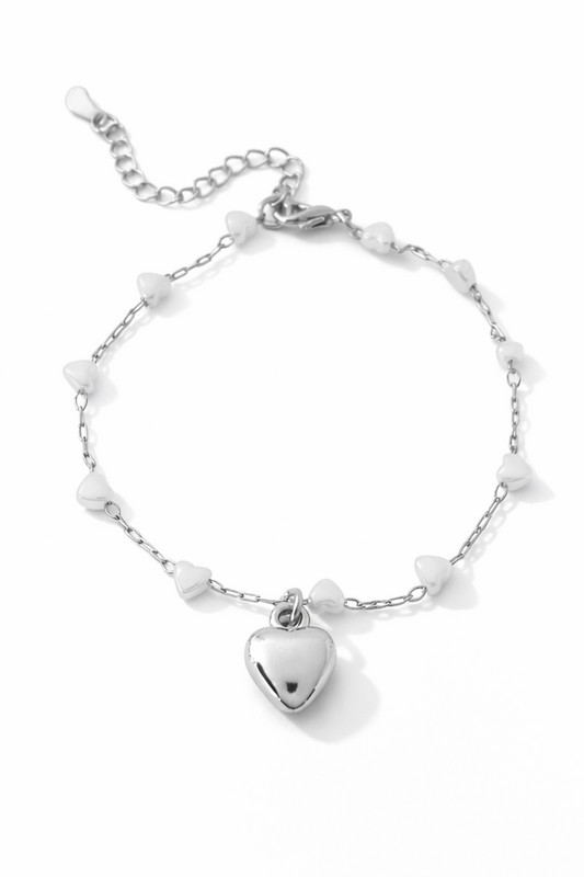 PULSEIRA DE PÉROLAS COM CORAÇÃO