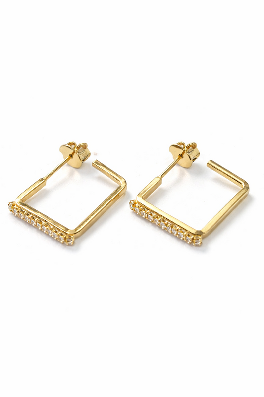 BRINCO ARGOLA QUADRADA CRAVEJADA DE ZIRCÔNIA