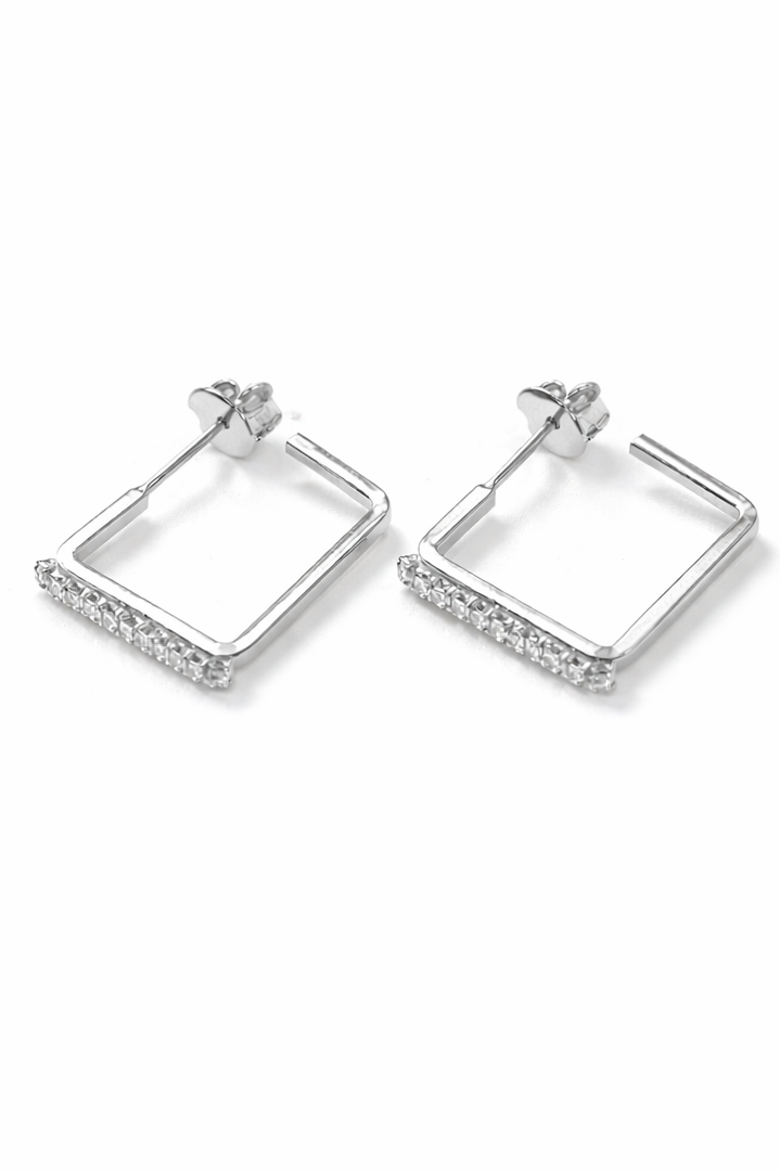 BRINCO ARGOLA QUADRADA CRAVEJADA DE ZIRCÔNIA